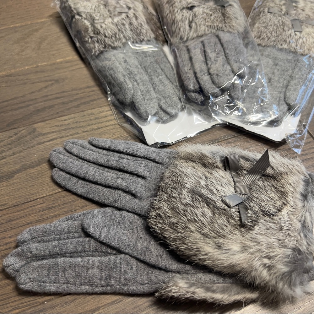 Gloves - Picture 3 of 14